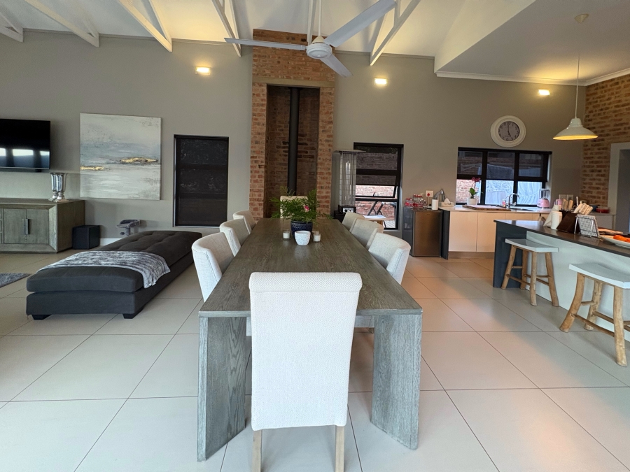 5 Bedroom Property for Sale in The Coves North West